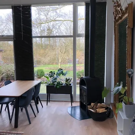 ベッド・アンド・ブレックファスト Fly