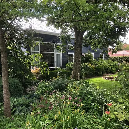 Fly ベッド・アンド・ブレックファスト スキーベ