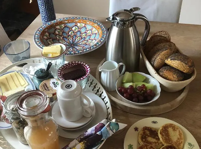 Fly Bed & Breakfast 3*